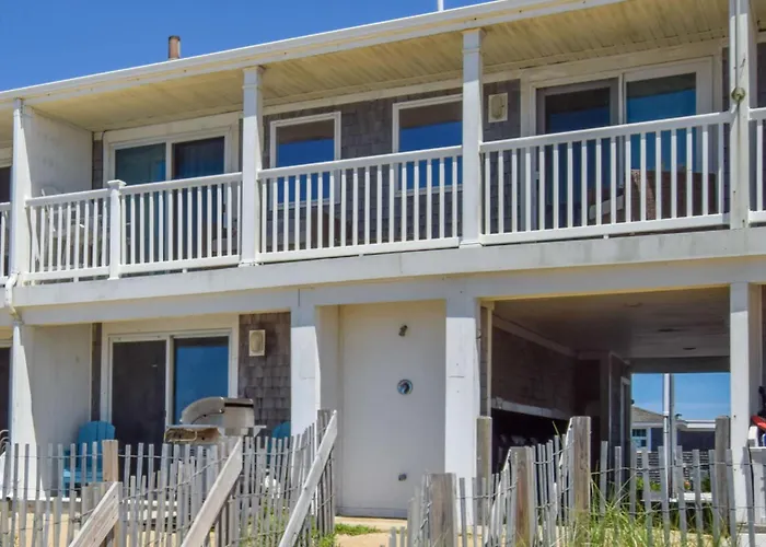 Beachfront With Stunning Views