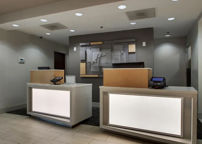 Holiday Inn Express Hotel & Suites Middleboro Raynham By Ihg
